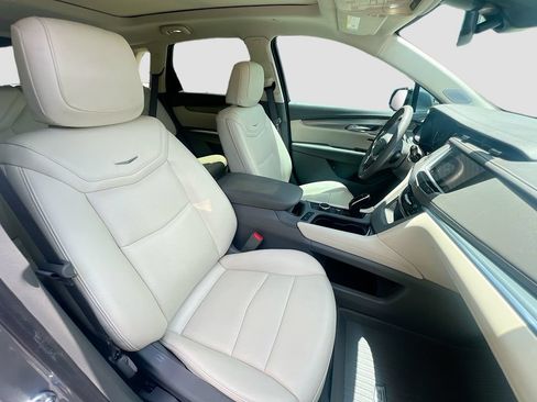 Used 2025 Cadillac XT5 Premium Luxury w/ LPO, Floor Liner Package FWD image 30