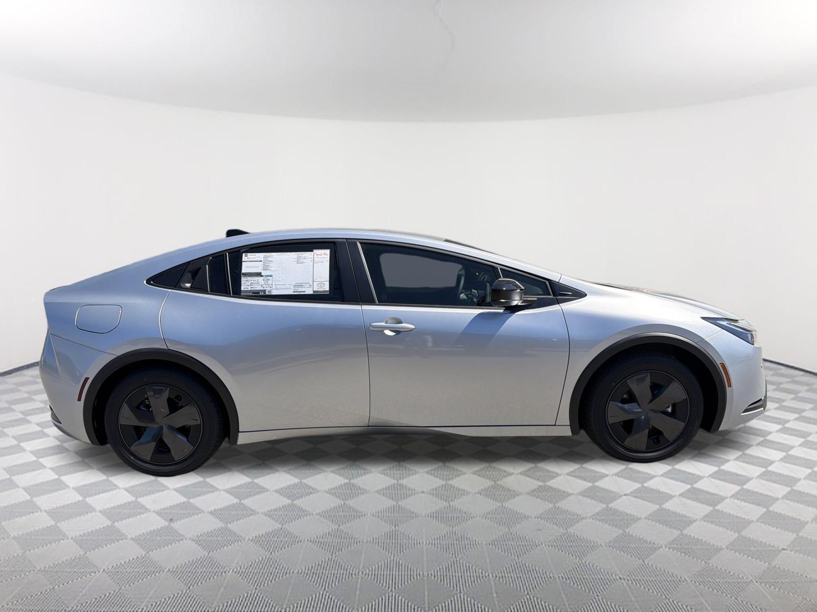 New 2027 Toyota Prius Plug-In Hybrid FWD image 8
