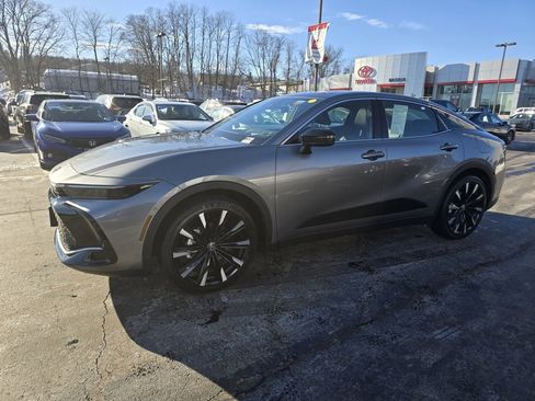 Certified 2026 Toyota Crown Platinum image 3