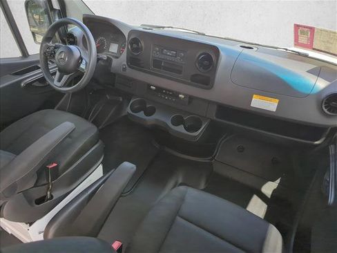 Used 2023 Mercedes-Benz Sprinter 2500 image 22