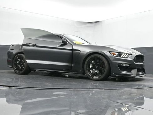 Used 2017 Ford Mustang Shelby GT350 image 65