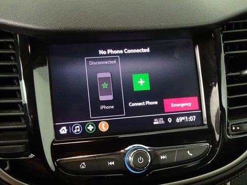 Used 2020 Chevrolet Trax LT w/ LT Convenience Package image 35