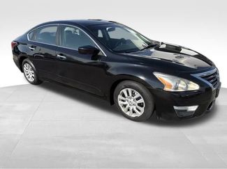 Used 2014 Nissan Altima 2.5 S w/ Display Audio Package FWD video 2