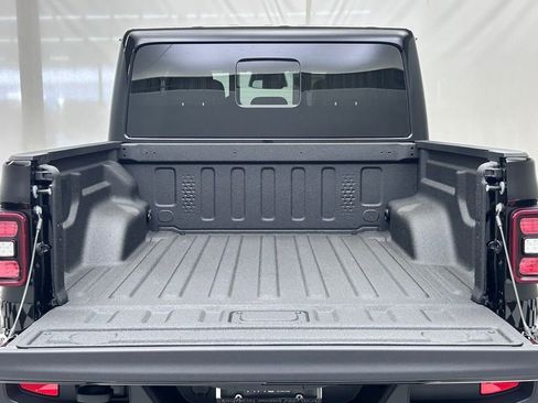 New 2026 Jeep Gladiator Sport image 9