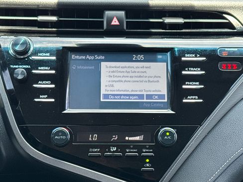 Used 2019 Toyota Camry SE FWD image 22