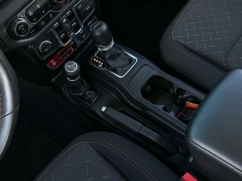 Used 2024 Jeep Gladiator Mojave w/ Convenience Group image 27