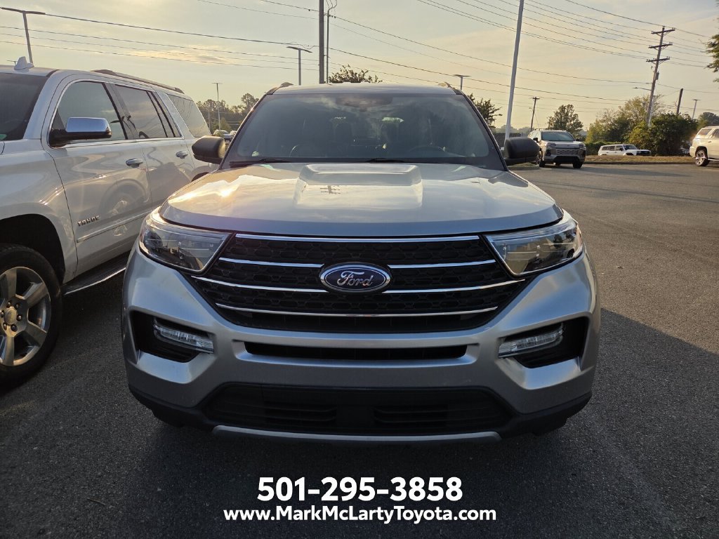 Used 2020 Ford Explorer XLT w/ Equipment Group 202A AWD/4WD image 2
