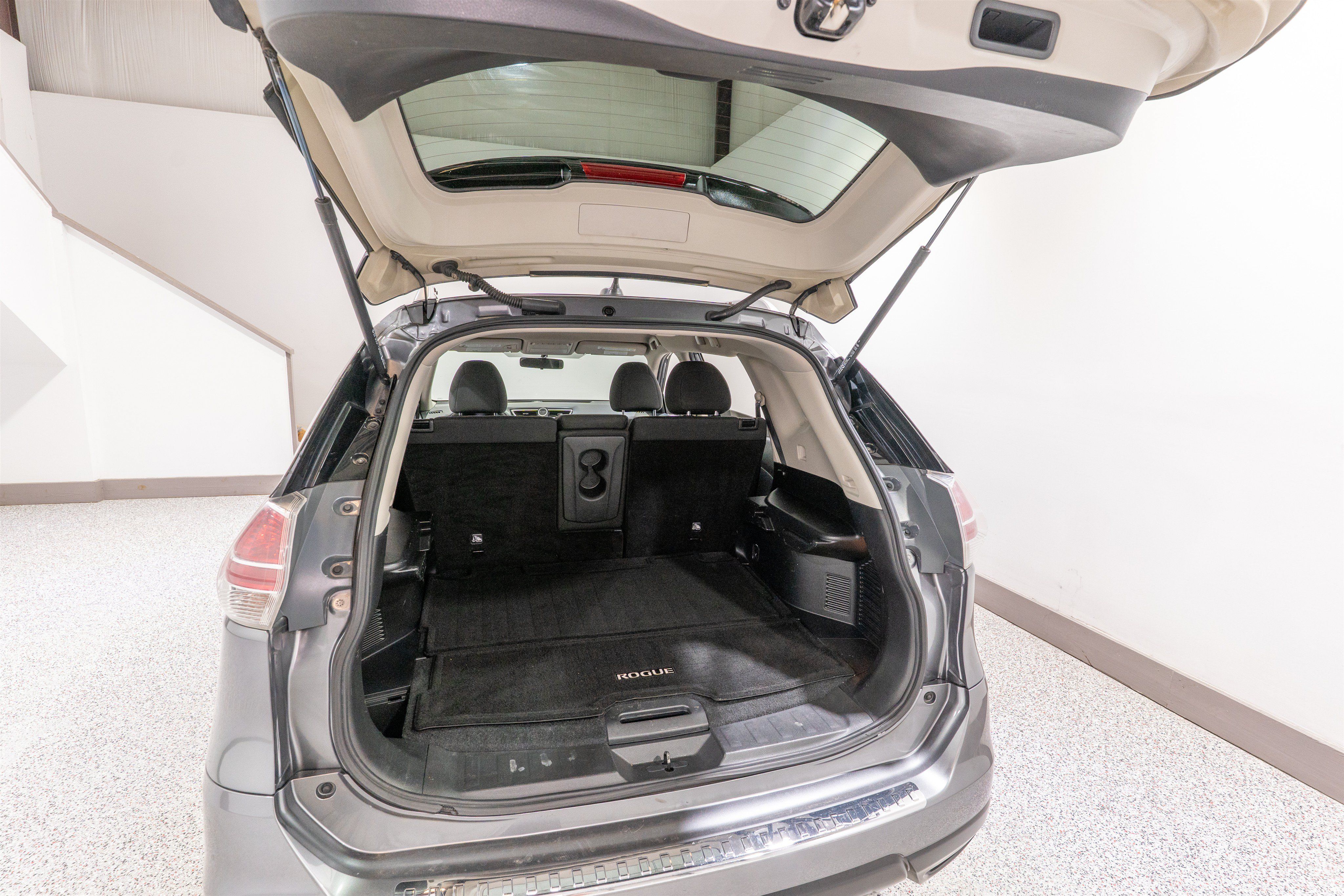 Used 2016 Nissan Rogue SV AWD/4WD image 28