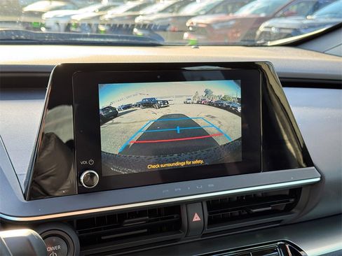 Certified 2025 Toyota Prius LE image 22