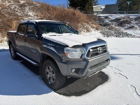 Used 2015 Toyota Tacoma 4x4 Double Cab image 18