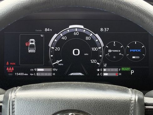 Used 2025 Toyota Tundra Platinum AWD/4WD image 17