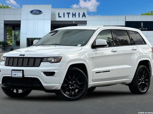 Used 2018 Jeep Grand Cherokee Altitude image 1