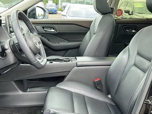 Certified 2023 Nissan Rogue SV w/ SV Premium B Package AWD/4WD image 10
