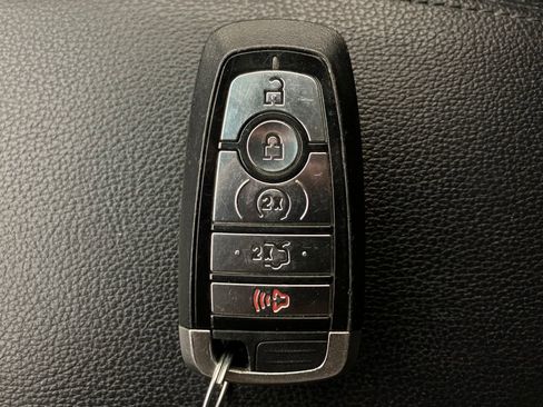 Used 2018 Ford Explorer XLT w/ Equipment Group 202A image 34