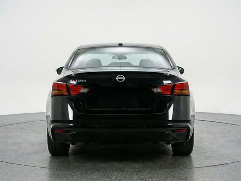 Used 2025 Nissan Altima 2.5 SV image 7