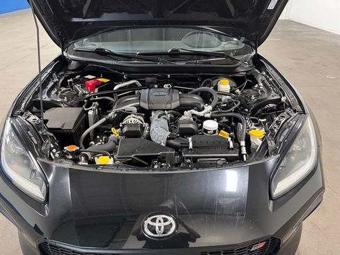 Used 2023 Toyota GR86 Premium w/ ALL Weather Mat Package (TMS) image 9