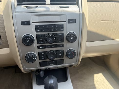 Used 2009 Ford Escape XLT FWD image 25