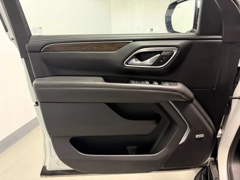 Used 2021 Chevrolet Tahoe Premier w/ Premium Package AWD/4WD image 10