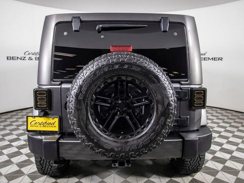 Used 2018 Jeep Wrangler Unlimited Sahara w/ Max Tow Package AWD/4WD image 7
