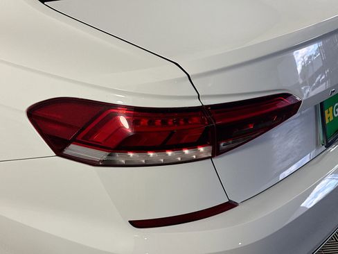 Used 2020 Volkswagen Passat 2.0T SE image 36