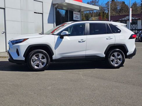 Certified 2025 Toyota RAV4 XLE w/ Convenience Package image 4