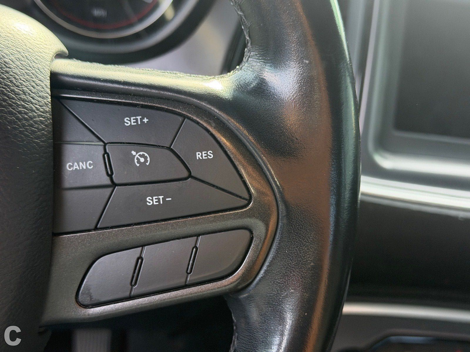 Used 2020 Dodge Challenger SXT RWD image 17