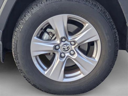 Used 2024 Toyota RAV4 XLE AWD/4WD image 15