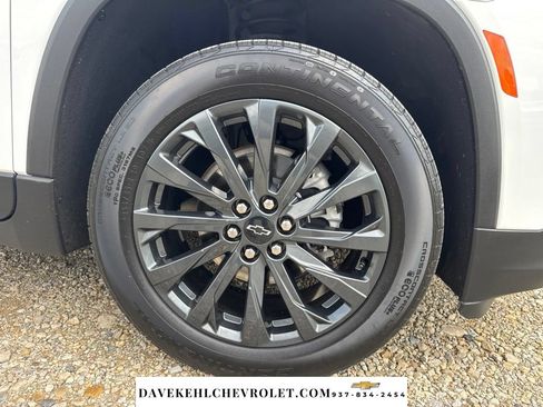 Used 2023 Chevrolet Traverse RS FWD image 46
