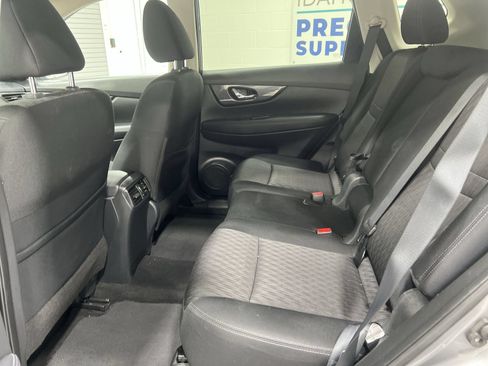Used 2018 Nissan Rogue SV AWD/4WD image 21
