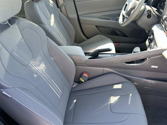 New 2026 Hyundai Elantra Sport FWD image 25