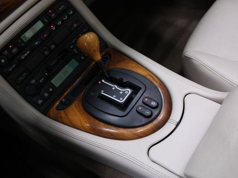 Used 1999 Jaguar XK8 Convertible RWD image 31