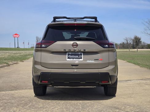 New 2026 Nissan Rogue Rock Creek image 8