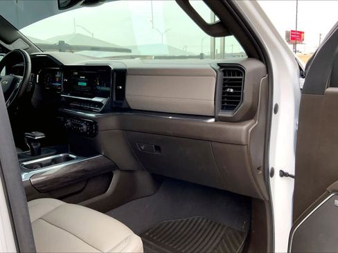 Certified 2023 Chevrolet Silverado 1500 LTZ w/ Z71 Off-Road Package image 17