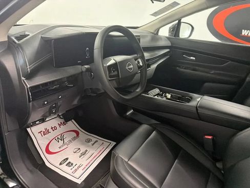 Used 2025 Nissan Murano SV AWD/4WD image 11