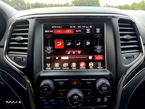 Used 2017 Jeep Grand Cherokee SRT image 23