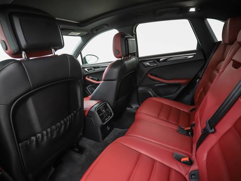 Used 2023 Porsche Macan AWD/4WD image 20