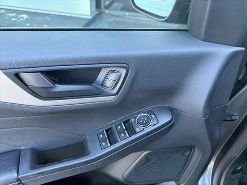 Used 2022 Ford Escape SE image 5