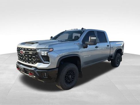 Used 2024 Chevrolet Silverado 2500 ZR2 w/ Technology Package AWD/4WD image 4