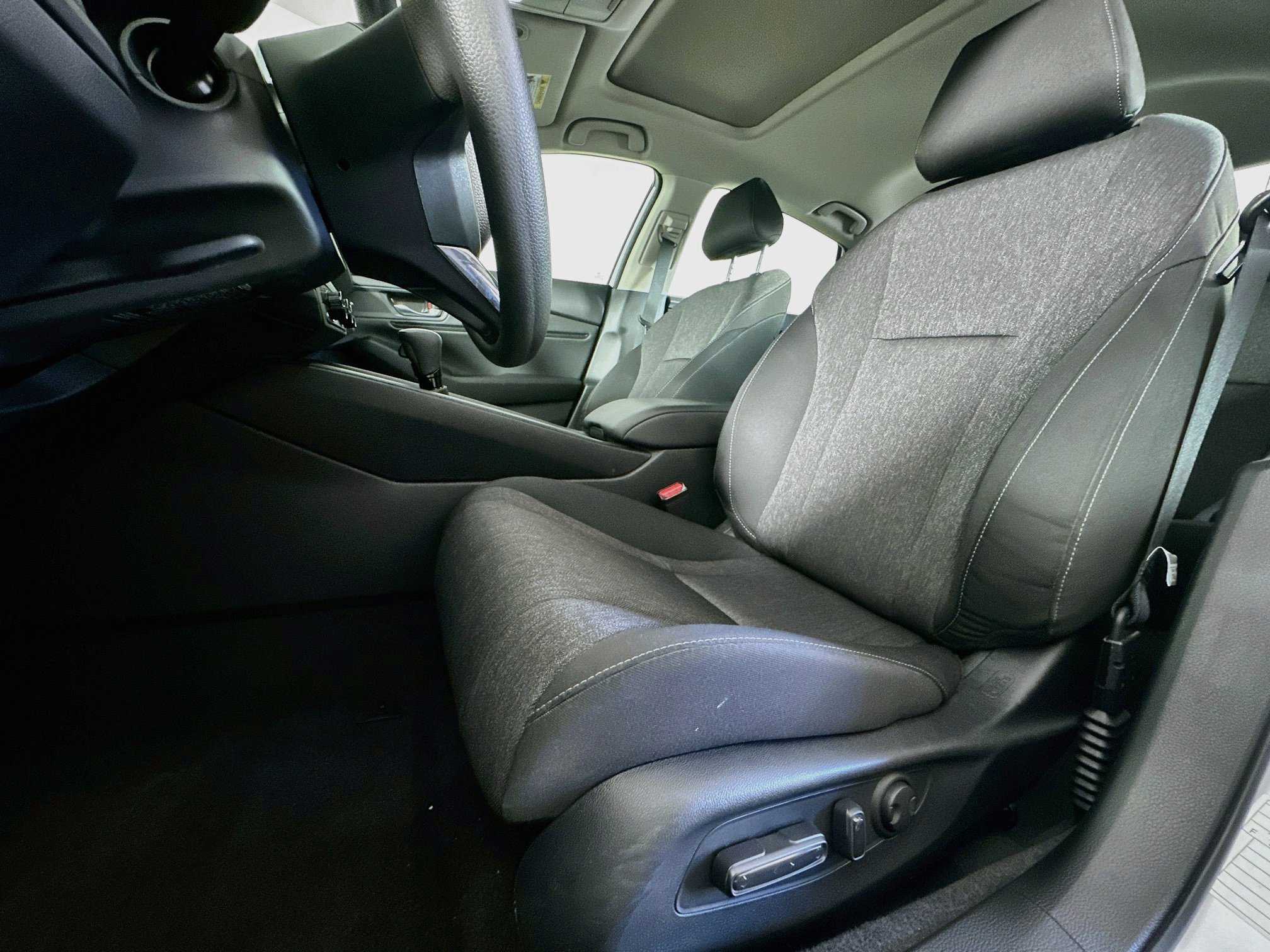 Used 2025 Honda Accord SE image 13