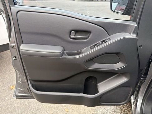 Used 2022 Nissan Frontier S w/ Technology Package image 17