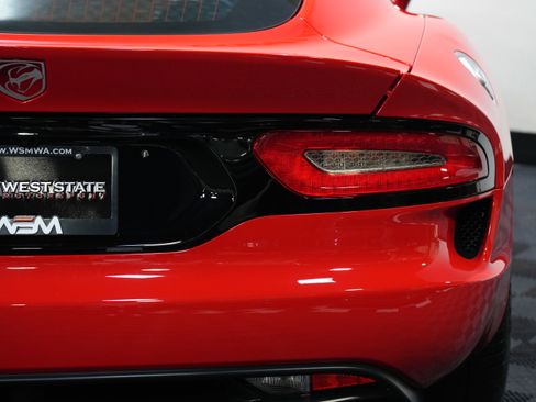 Used 2013 SRT Viper GTS w/ GTS Laguna Interior Pkg image 17