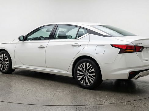 Used 2025 Nissan Altima 2.5 SV image 6