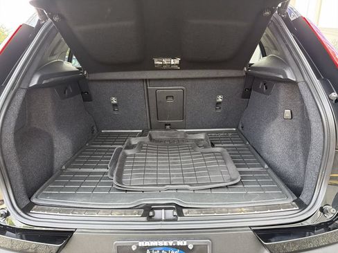 Certified 2024 Volvo XC40 B5 Plus w/ Climate Package AWD/4WD image 27