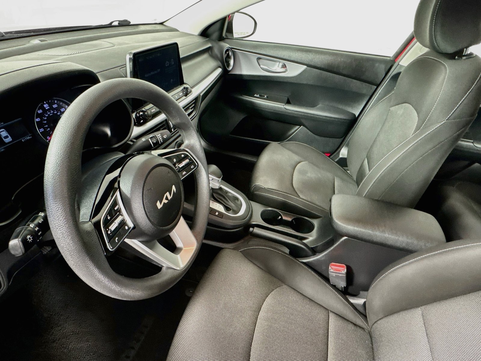 Used 2022 Kia Forte LXS FWD image 10