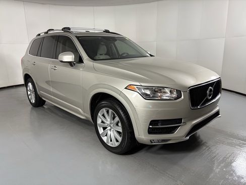 Used 2016 Volvo XC90 T5 Momentum image 2