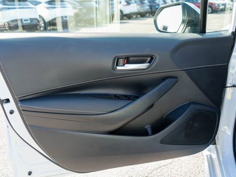 Used 2022 Toyota Corolla SE w/ SE Preferred Package image 18