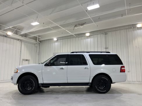 Used 2017 Ford Expedition EL XLT image 21