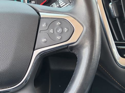 Used 2019 Chevrolet Traverse LT image 28