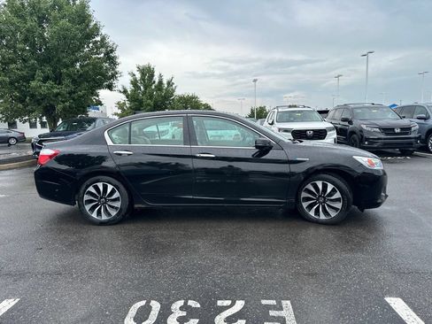 Used 2015 Honda Accord Touring image 12