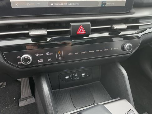 New 2026 Kia Sportage SX image 17